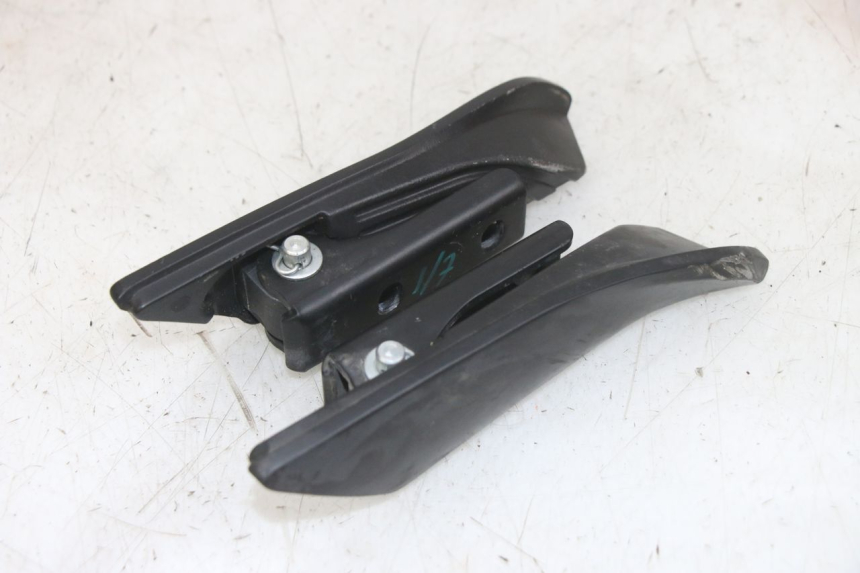 photo de PAIRE CALE PIED ARRIERE APRILIA SXR 50 (2021 - 2023)