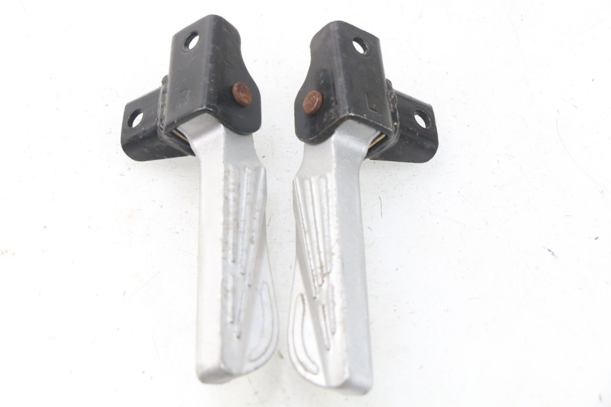 photo de PAIRE CALE PIED ARRIERE SYM FIDDLE 3 III 50 (2014 - 2020)