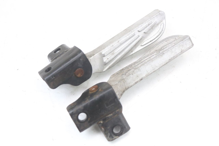 photo de PAIRE CALE PIED ARRIERE SYM FIDDLE 3 III 50 (2014 - 2020)