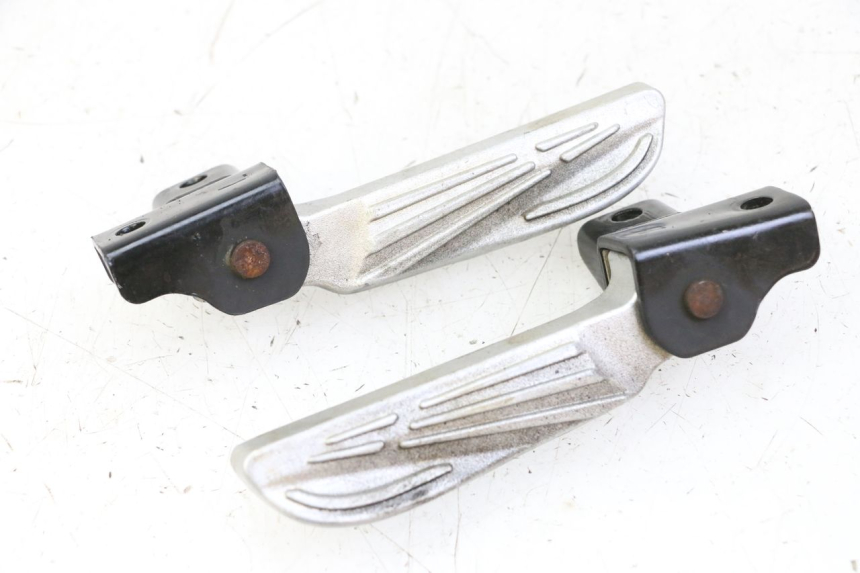 photo de PAIRE CALE PIED ARRIERE SYM FIDDLE 3 III 50 (2014 - 2020)