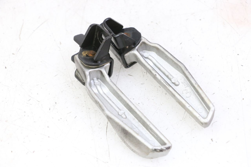 photo de PAIRE CALE PIED ARRIERE SYM FIDDLE 3 III 50 (2014 - 2020)