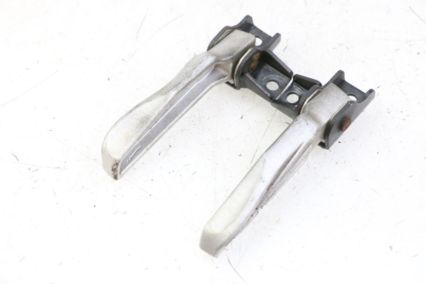 photo de PAIRE CALE PIED ARRIERE SYM FIDDLE 3 III 50 (2014 - 2020)