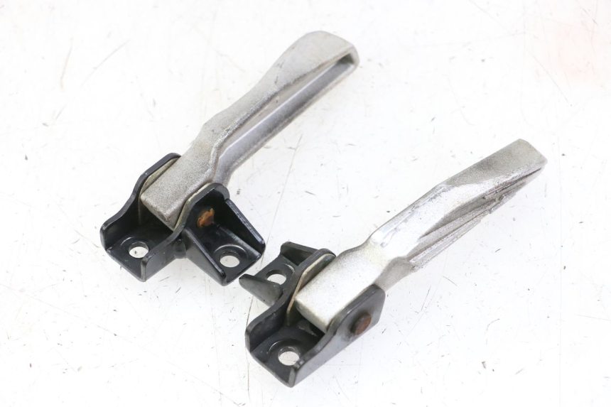 photo de PAIRE CALE PIED ARRIERE SYM FIDDLE 3 III 50 (2014 - 2020)