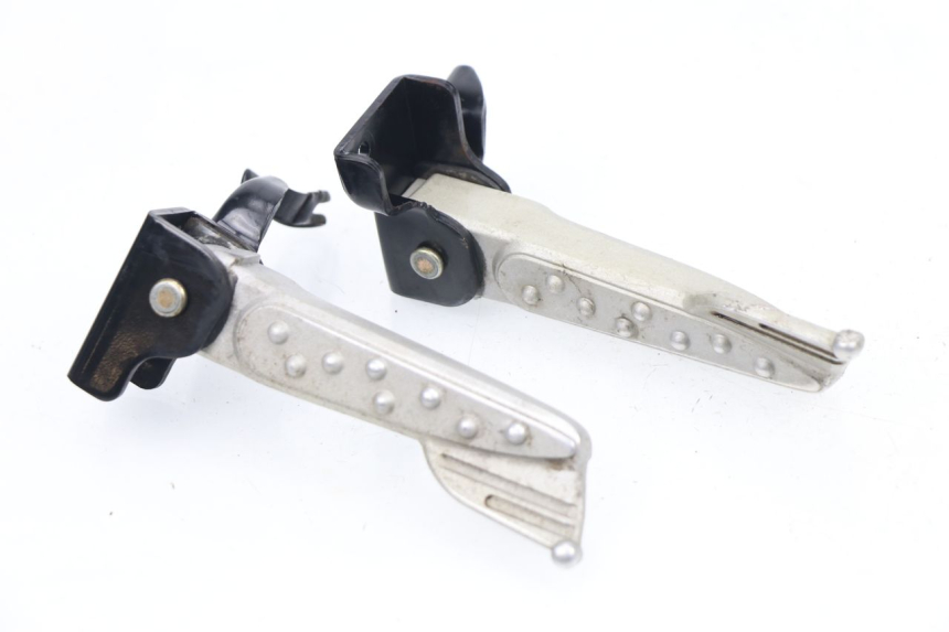 photo de PAIRE CALE PIED ARRIERE SYM MIO 50 (2005 - 2010)