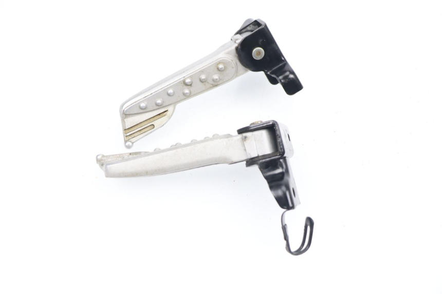 photo de PAIRE CALE PIED ARRIERE SYM MIO 50 (2005 - 2010)