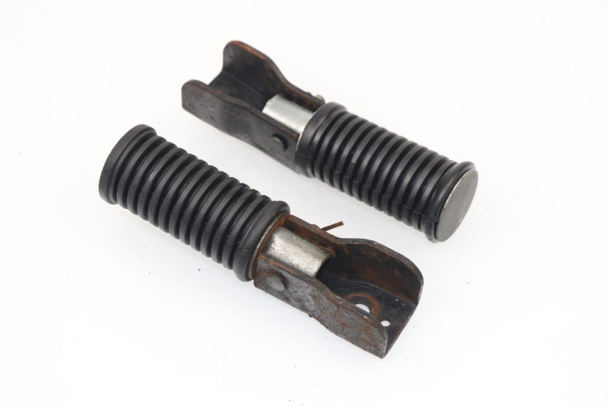 photo de PAIRE CALE PIED ARRIERE SYM XS 125 (2007 - 2016)