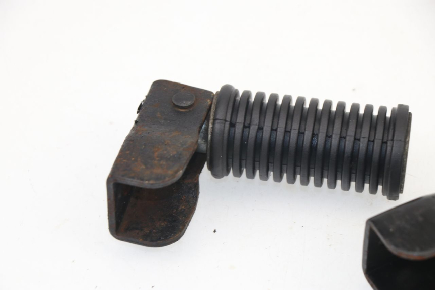 photo de PAIRE CALE PIED ARRIERE SYM XS 125 (2007 - 2016)