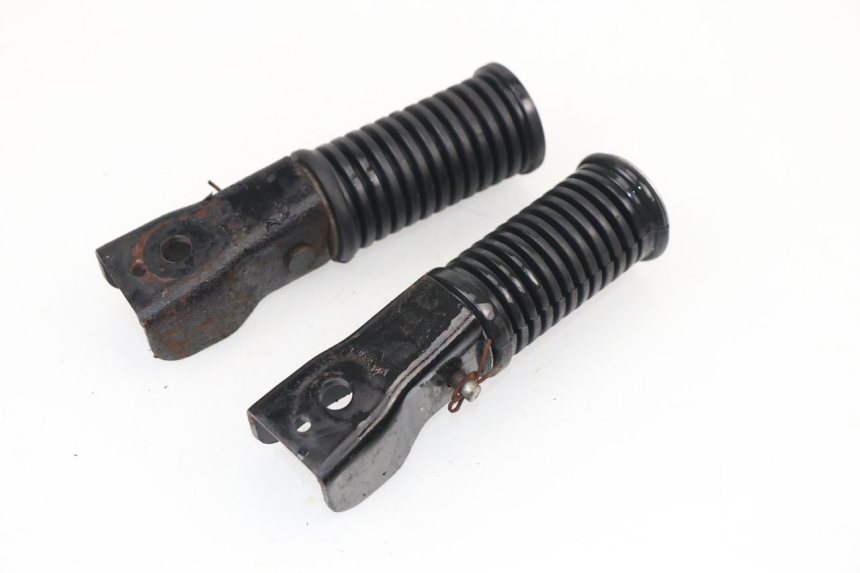 photo de PAIRE CALE PIED ARRIERE SYM XS 125 (2007 - 2016)