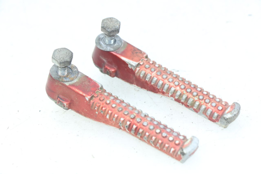 photo de PAIRE CALE PIED ARRIERE PEUGEOT TKR TREKKER FURIOUS 50 (2005 - 2014)