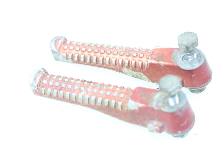 photo de PAIRE CALE PIED ARRIERE PEUGEOT TKR TREKKER FURIOUS 50 (2005 - 2014)