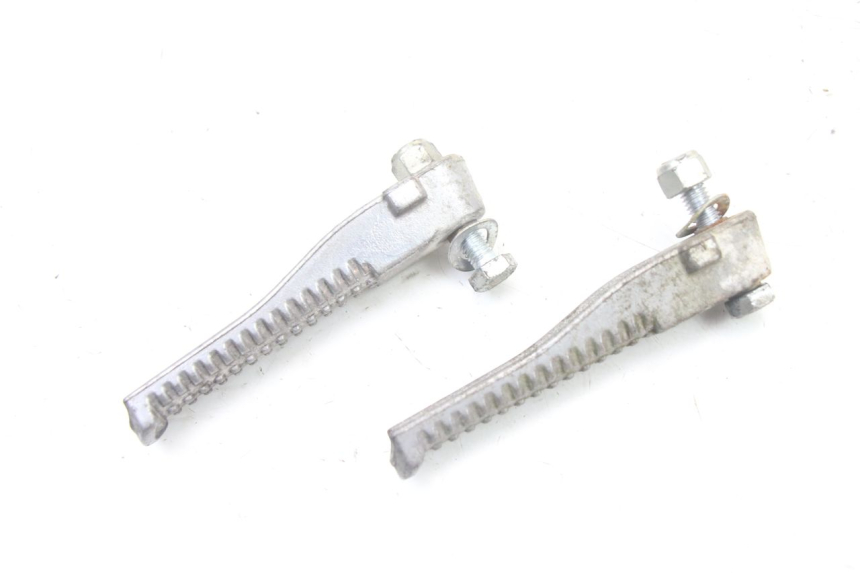 photo de PAIRE CALE PIED ARRIERE PEUGEOT TREKKER TKR 50 (2005 - 2014)