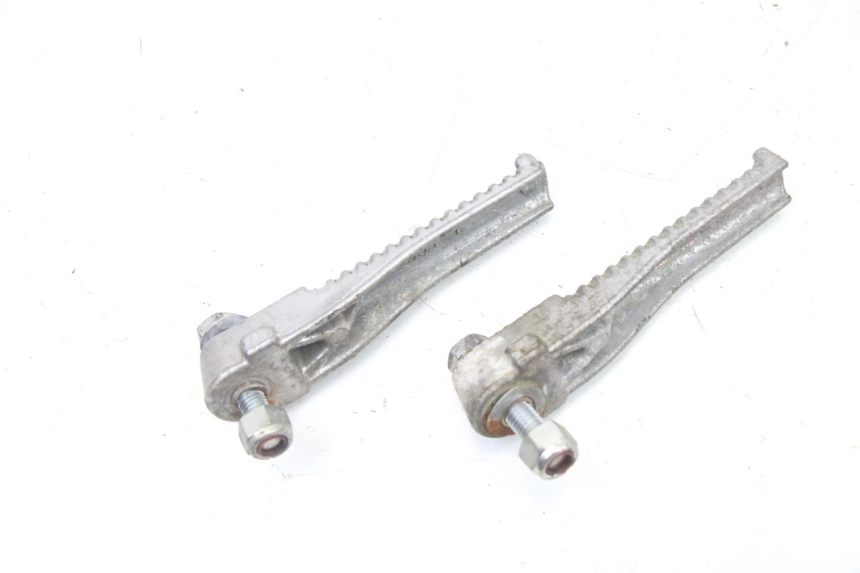 photo de PAIRE CALE PIED ARRIERE PEUGEOT TREKKER TKR 50 (2005 - 2014)