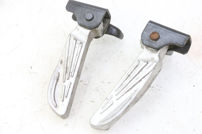 photo de PAIRE CALE PIED ARRIERE PEUGEOT TWEET 4T 50 (2018 - 2020)