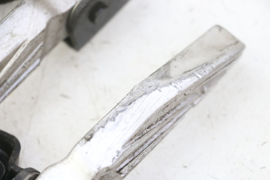 photo de PAIRE CALE PIED ARRIERE PEUGEOT TWEET 4T 50 (2018 - 2020)