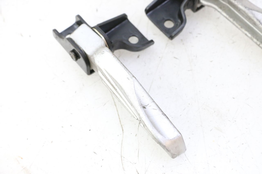 photo de PAIRE CALE PIED ARRIERE PEUGEOT TWEET PRO CARGO 50 (2018 - 2020)