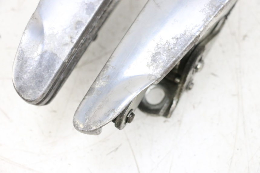 photo de PAIRE CALE PIED ARRIERE PIAGGIO VESPA GTS SUPER IE 125 (2009 - 2016) - Points de fixation