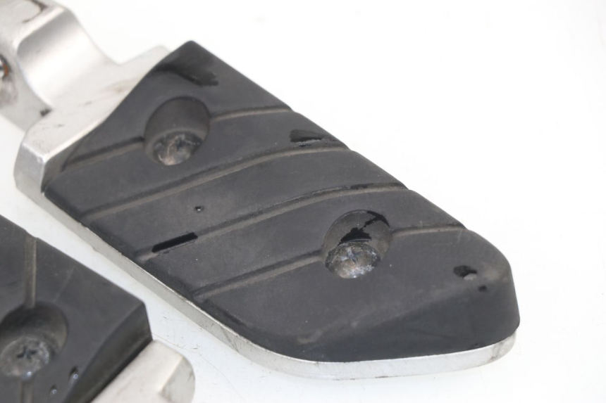 photo de PAIRE CALE PIED ARRIERE YAMAHA X-CITY XCITY 125 (2007 - 2008)