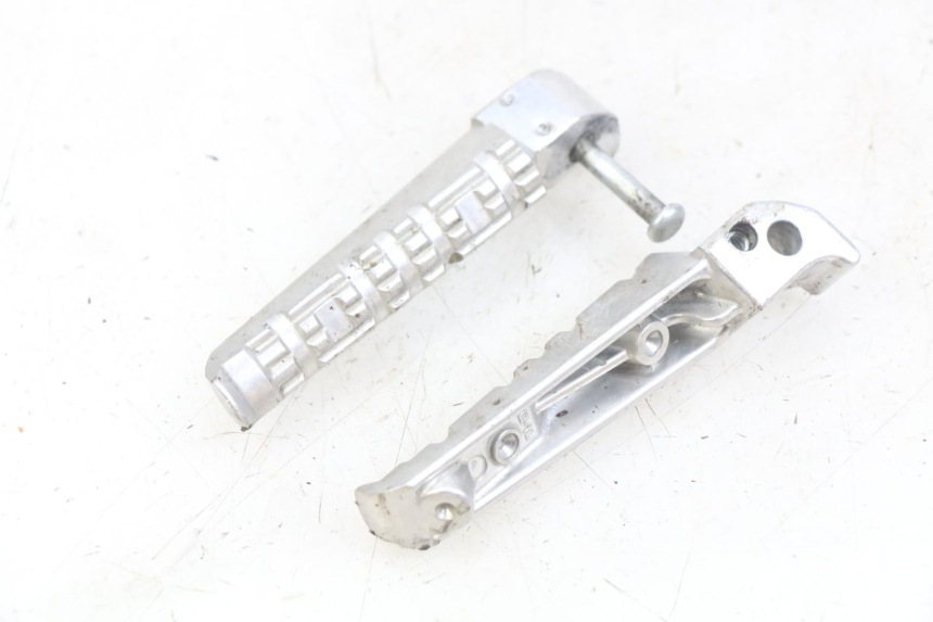 photo de PAIRE CALE PIED ARRIERE YAMAHA X-MAX XMAX 125 (2010 - 2014)