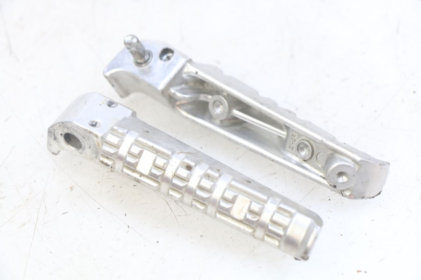 photo de PAIRE CALE PIED ARRIERE YAMAHA X-MAX XMAX 125 (2010 - 2014)