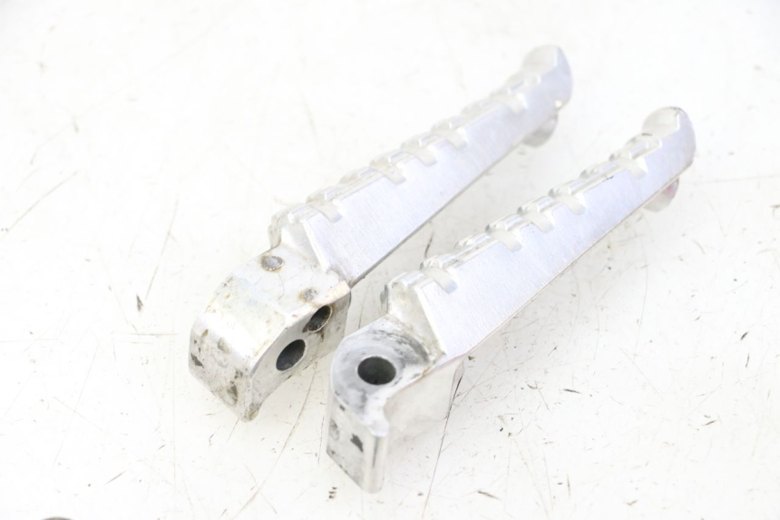 photo de PAIRE CALE PIED ARRIERE YAMAHA X-MAX XMAX 125 (2010 - 2014)