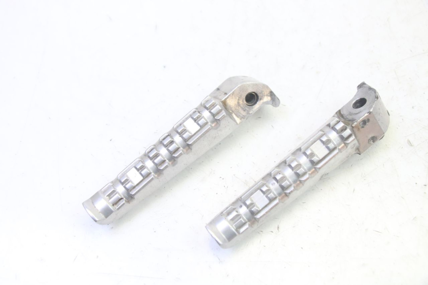 photo de PAIRE CALE PIED ARRIERE YAMAHA X-MAX XMAX 125 (2010 - 2014)