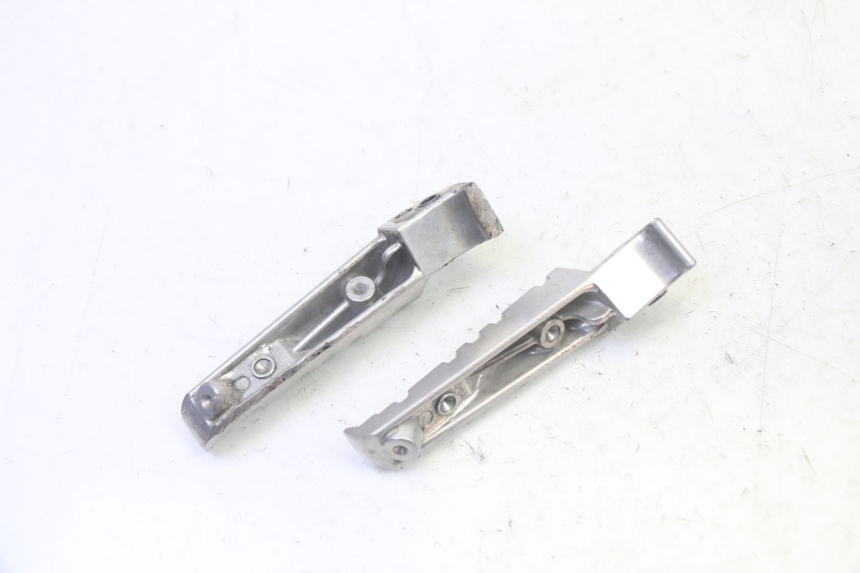 photo de PAIRE CALE PIED ARRIERE YAMAHA X-MAX XMAX 125 (2010 - 2014)