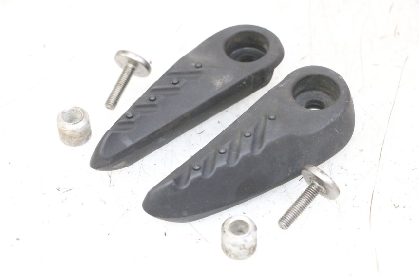 photo de PAIRE CALE PIED ARRIERE YAMAHA NEOS NEO'S 4T 50 (2008 - 2016)