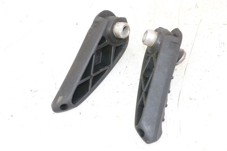 photo de PAIRE CALE PIED ARRIERE YAMAHA NEOS NEO'S 4T 50 (2008 - 2016)