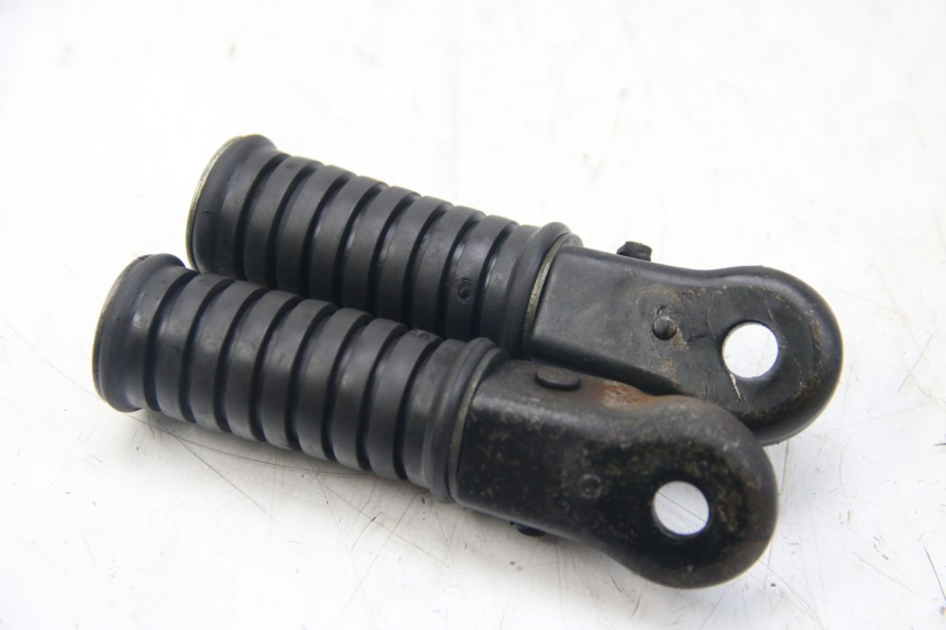 photo de PAIRE CALE PIED ARRIERE YAMAHA SR 125 (1982 - 2003)
