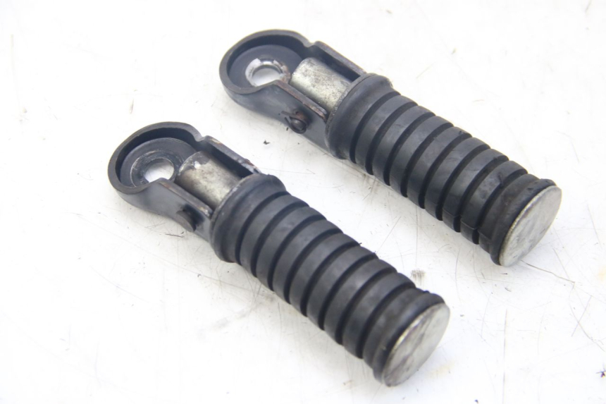 photo de PAIRE CALE PIED ARRIERE YAMAHA SR 125 (1982 - 2003)