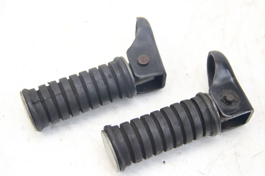 photo de PAIRE CALE PIED ARRIERE YAMAHA SR 125 (1982 - 2003)