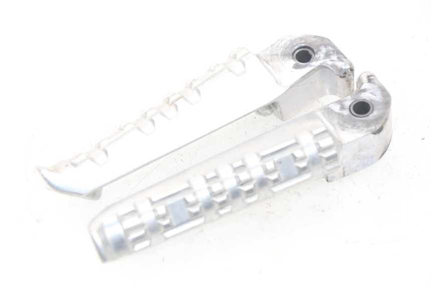 photo de PAIRE CALE PIED ARRIERE YAMAHA YP T-MAX TMAX 530 (2017 - 2020)