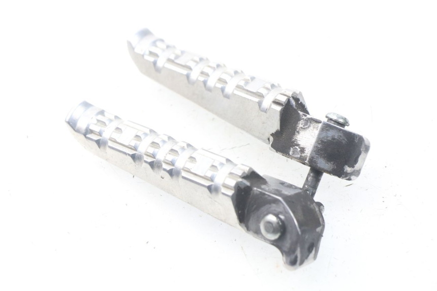 photo de PAIRE CALE PIED ARRIERE YAMAHA YP X-MAX XMAX 400 (2014 - 2017)