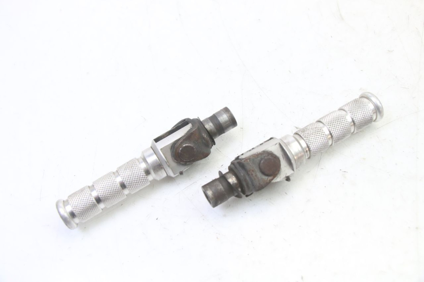 photo de PAIRE CALE PIED AVANT HONDA CBR RR FIREBLADE 900 (1992 - 1994)