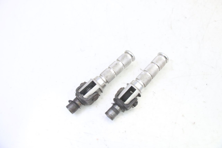 photo de PAIRE CALE PIED AVANT HONDA CBR RR FIREBLADE 900 (1992 - 1994)