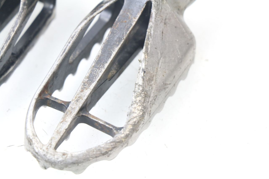 photo de PAIRE CALE PIED AVANT HONDA CRF CR-F 450 (2001 - 2005)