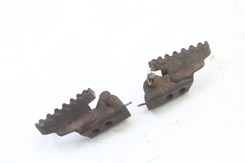 photo de PAIRE CALE PIED AVANT APRILIA ETX 125 (1998 - 2002)