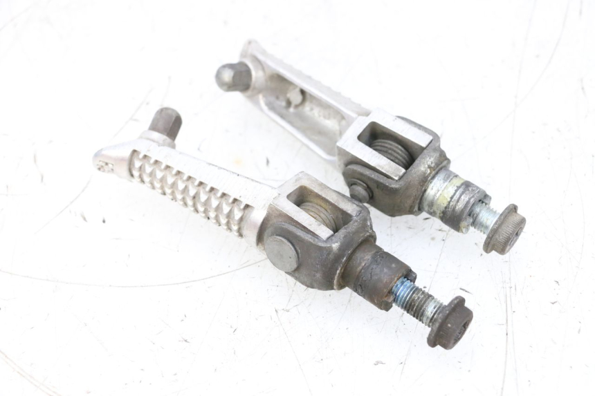 photo de PAIRE CALE PIED AVANT SUZUKI GSXR GSX-R 1000 (2003 - 2004) - Zoom état d’usage