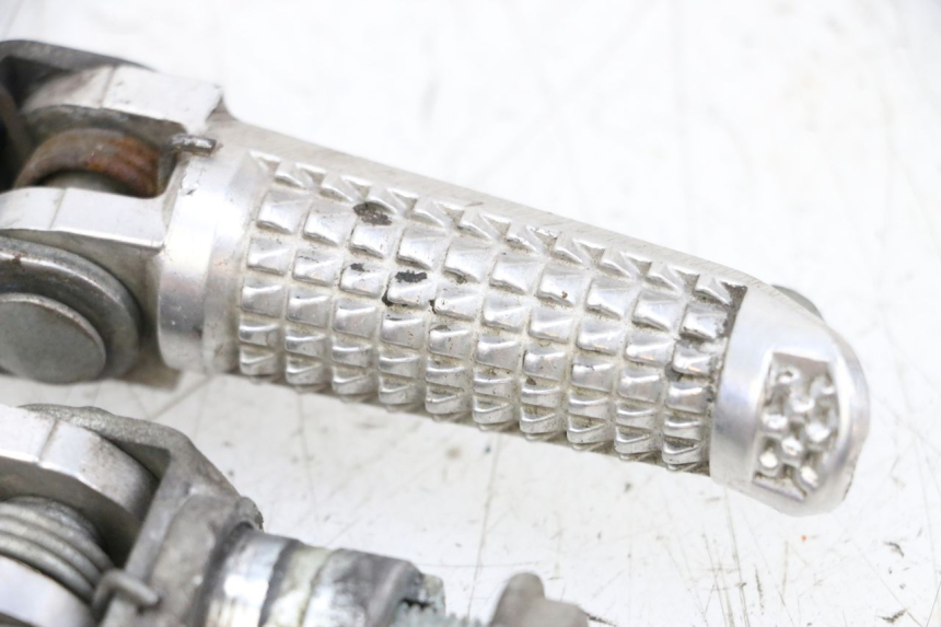 photo de PAIRE CALE PIED AVANT SUZUKI GSXR GSX-R 1000 (2003 - 2004) - État de surface