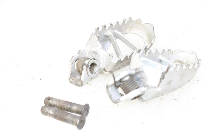 photo de PAIRE CALE PIED AVANT KAWASAKI KX 65 (2000 - 2019)