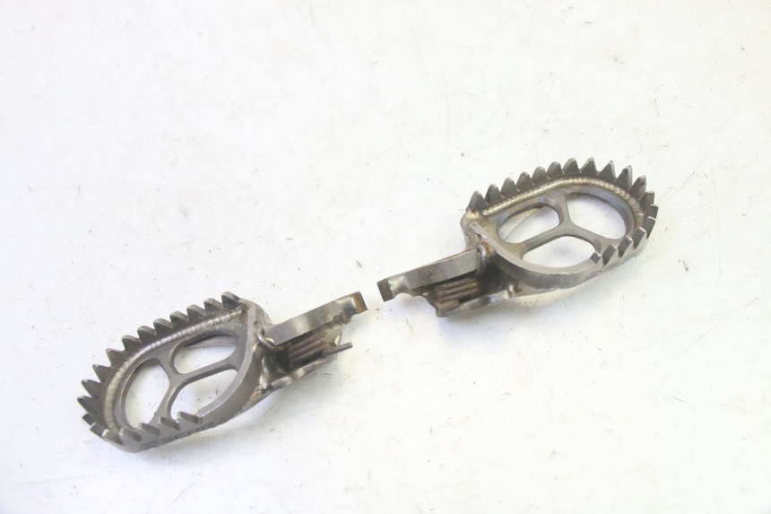 photo de PAIRE CALE PIED AVANT KAWASAKI KXF KX-F 250 (2017 - 2019) - Détail de la pièce