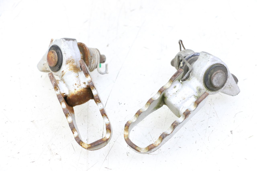 photo de PAIRE CALE PIED AVANT KYMCO STRYKER OFF ROAD 125 (1999 - 2005)