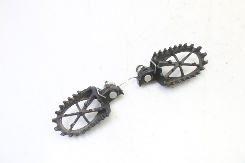 photo de PAIRE CALE PIED AVANT APOLLO RFZ 125