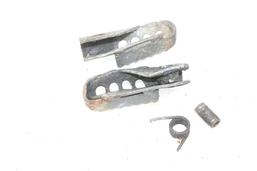 photo de PAIRE CALE PIED AVANT GILERA SMT SUPERMOTARD 50 (2009 - 2017)