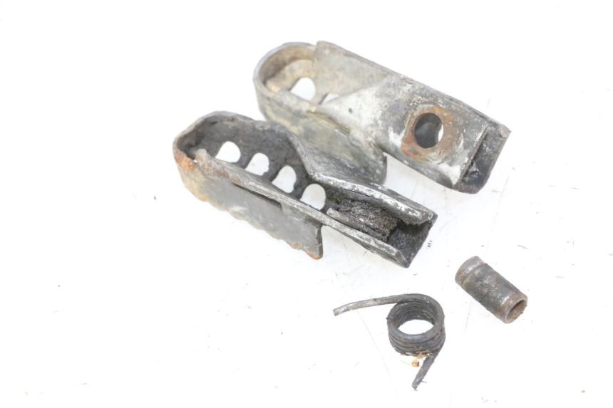 photo de PAIRE CALE PIED AVANT GILERA SMT SUPERMOTARD 50 (2009 - 2017)