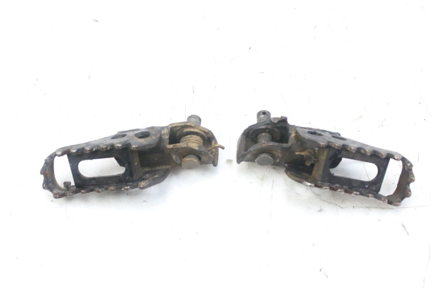 photo de PAIRE CALE PIED AVANT SUZUKI SMX SUPERMOTARD 50 (1996 - 2001)
