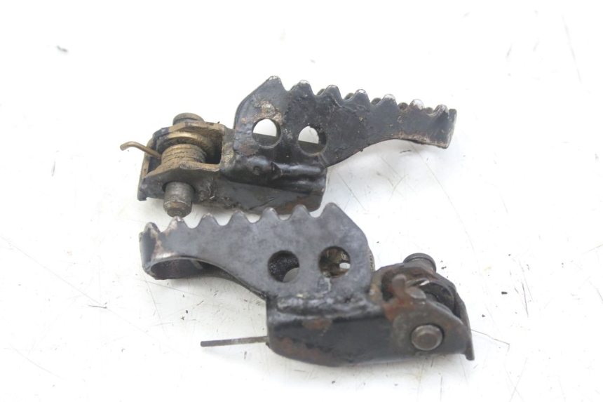 photo de PAIRE CALE PIED AVANT SUZUKI SMX SUPERMOTARD 50 (1996 - 2001)