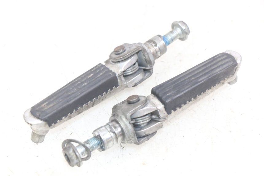 photo de PAIRE CALE PIED AVANT SUZUKI SV N 650 (1999 - 2002)