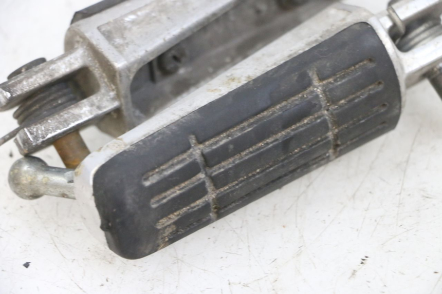 photo de PAIRE CALE PIED AVANT YAMAHA TDM ABS 900 (2002 - 2014) - État de surface