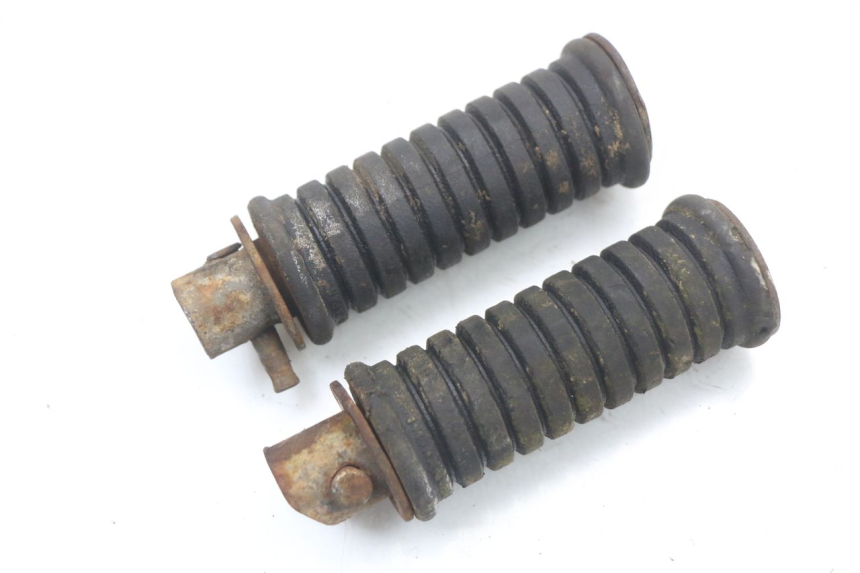 photo de PAIRE CALE PIED AVANT SUZUKI TS X 80 (1984 - 1988)